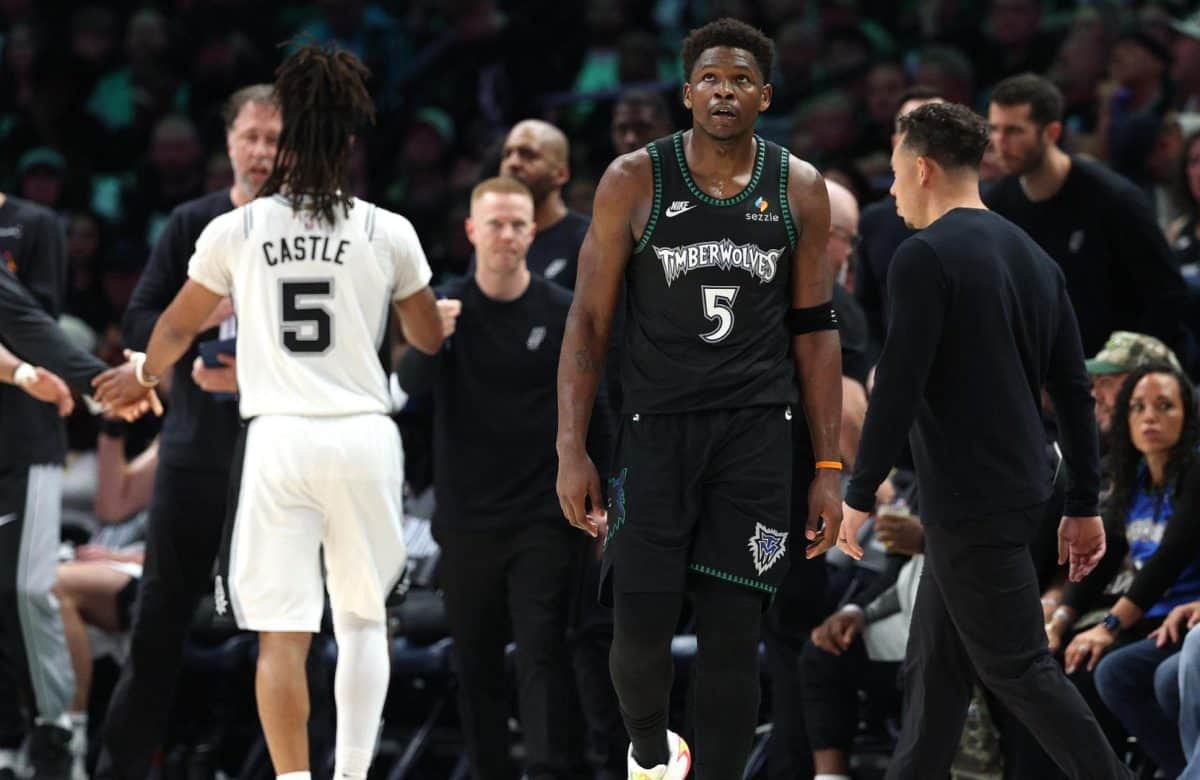 Stephon Castle guide les Spurs à la victoire contre Timberwolves