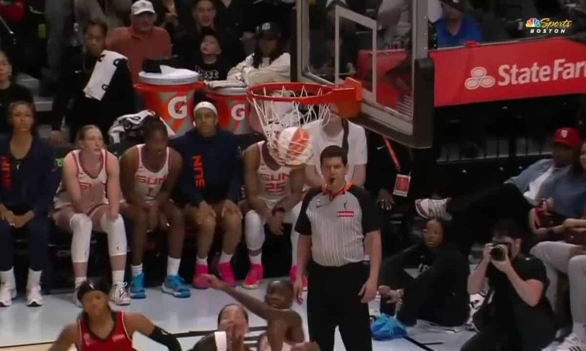 Sug Sutton offre la victoire au Portland Fire face au Sun