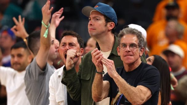 Stars et célébrités aux playoffs NBA 2026 Knicks vs Spurs