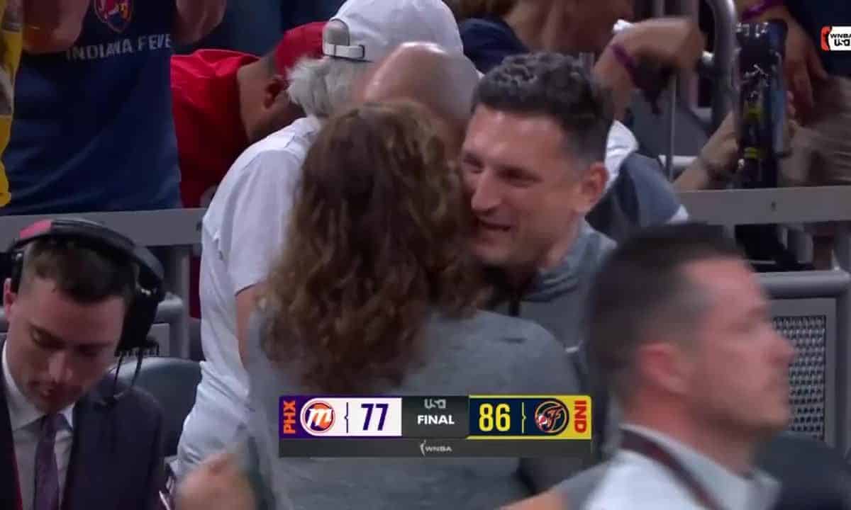 Fever bat Mercury 86-77 avec Clark et Mitchell en feu
