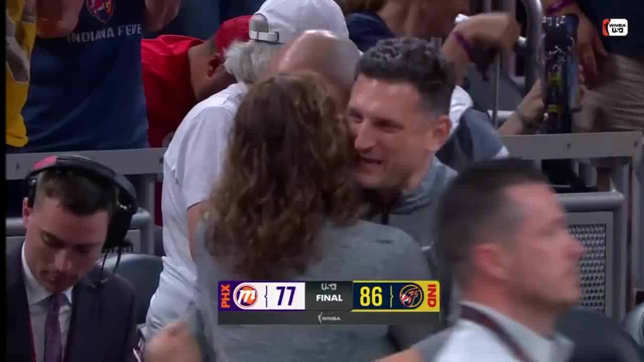 Fever bat Mercury 86-77 avec Clark et Mitchell en feu