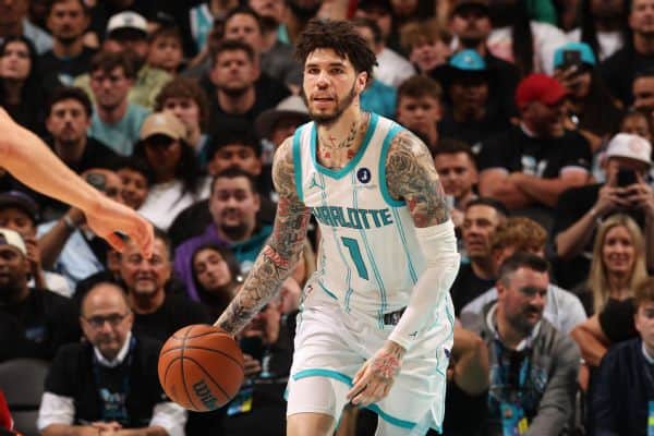 Hornets en négociations pour échanger LaMelo Ball en 2026