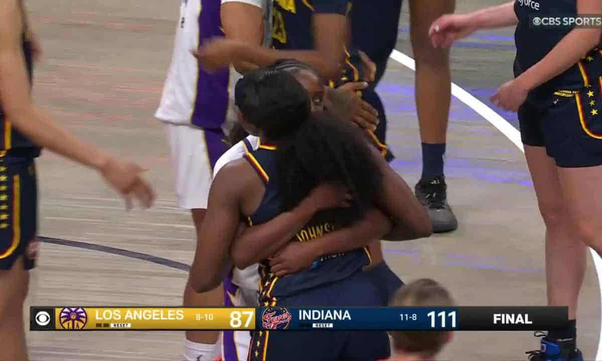Kelsey Mitchell guide Indiana Fever face aux Sparks 2026