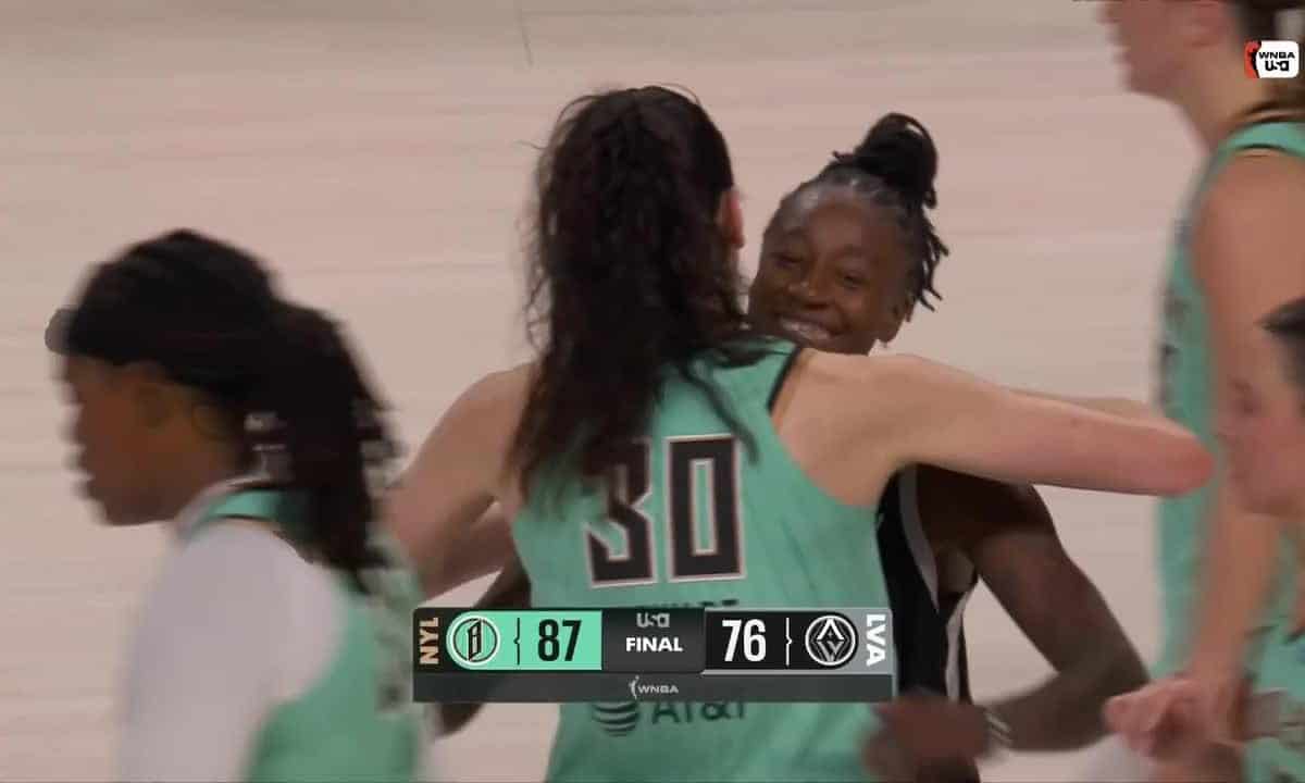 Liberty bat Aces 87-76 avec Stewart et Ionescu en 2026