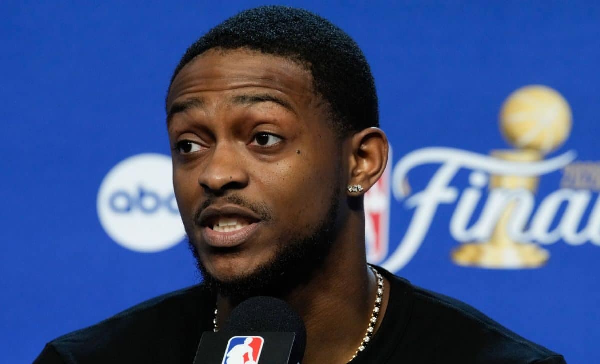 Mitch Johnson soutient De'Aaron Fox avant le Game 5 NBA 2026