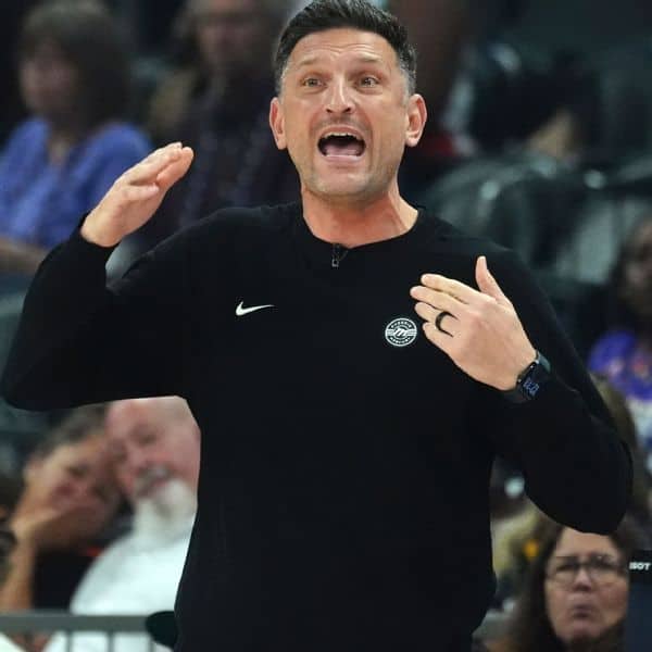 Nate Tibbetts critique la suspension d'Alyssa Thomas en WNBA 2026