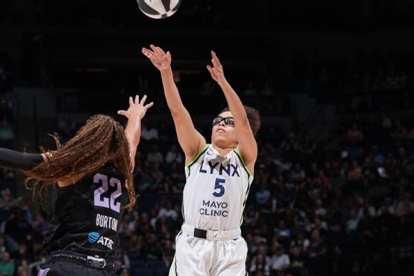 Olivia Miles bat le record WNBA rookie avec 8 tirs à 3 pts
