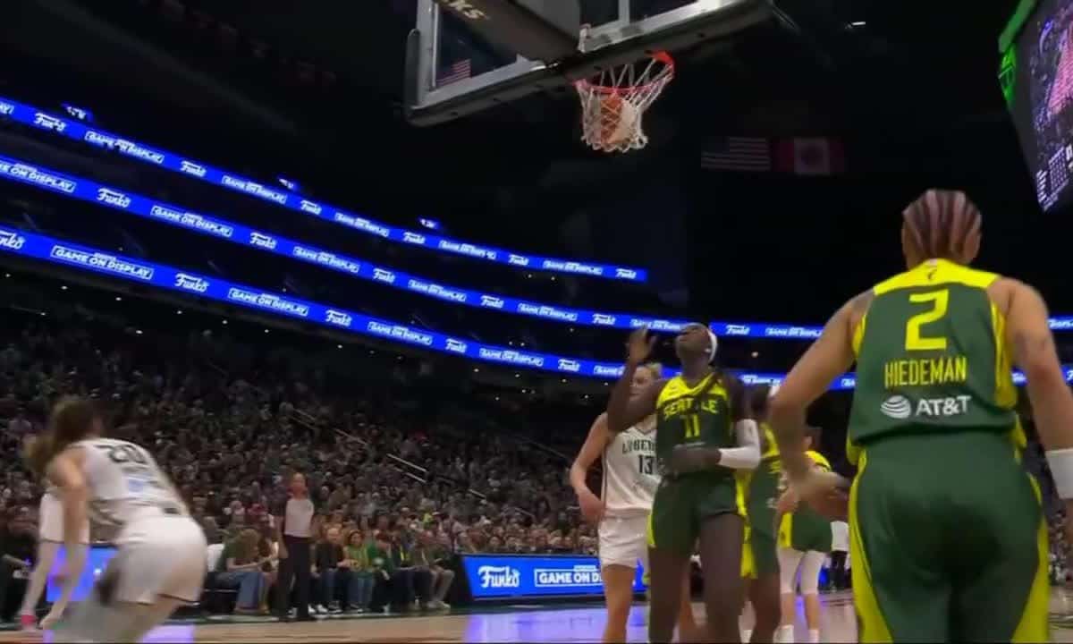 Seattle Storm stoppe 11 défaites avec Johnson et Malonga