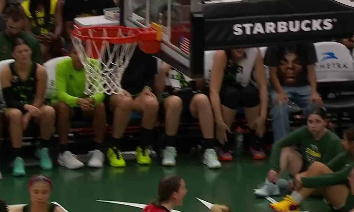 Carla Leite guide Portland Fire face à Seattle Storm 2026
