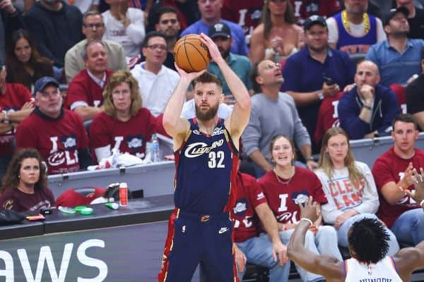 Dean Wade signe 4 ans à 39M$ avec les Philadelphia 76ers