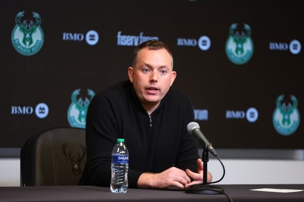 GM des Bucks : l’échange de Giannis Antetokounmpo difficile