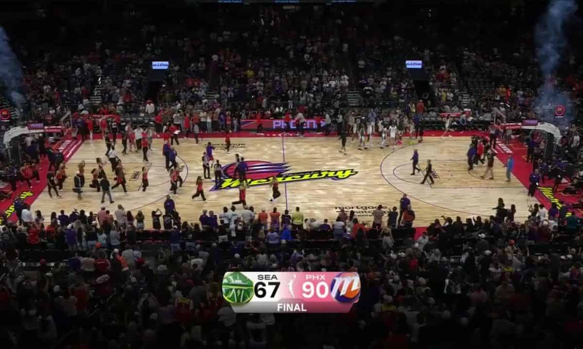 Kahleah Copper brille, Phoenix Mercury domine Seattle Storm