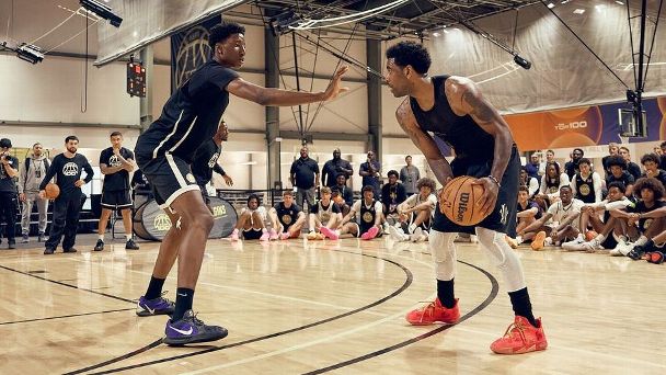 Kyrie Irving marque le NBPA Top 100 Camp 2026 avec Dallas