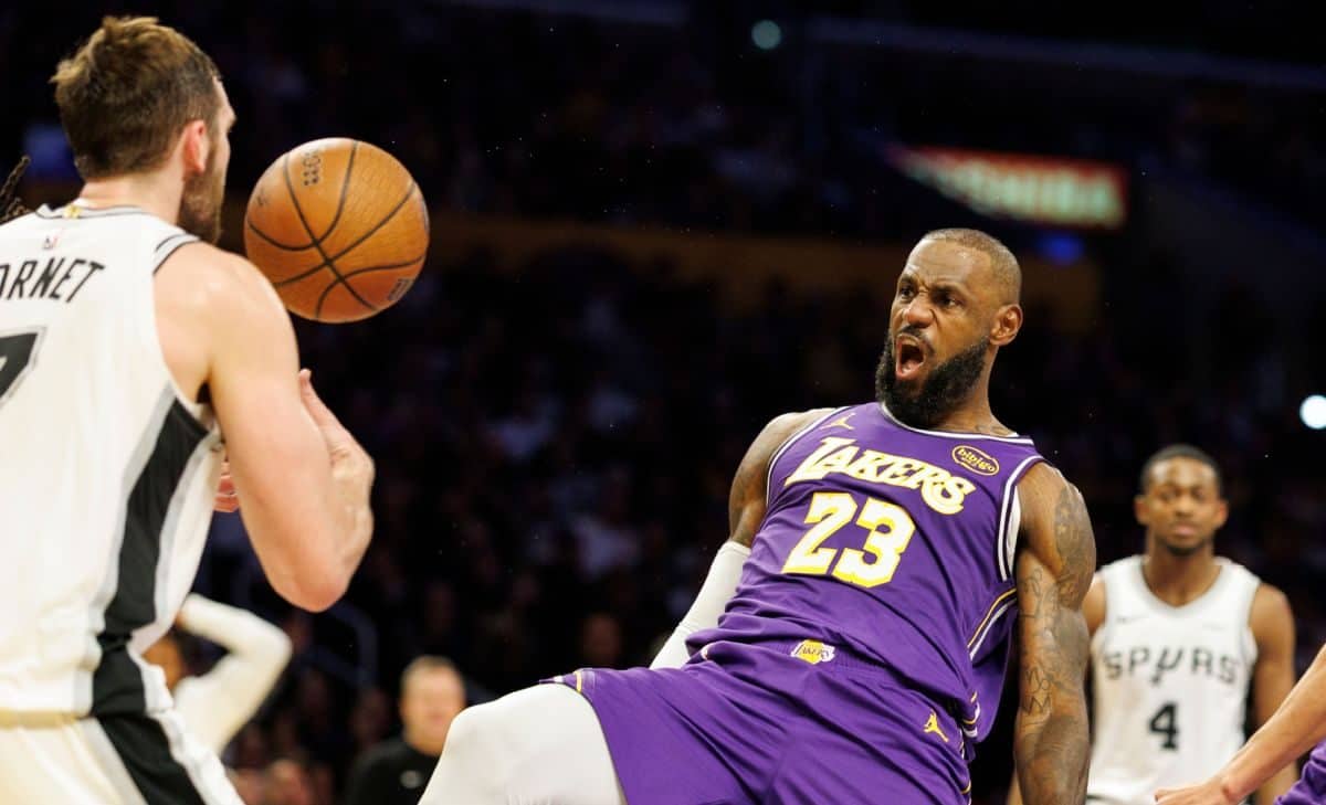 Luke Kornet recrute LeBron James aux Spurs en 2026