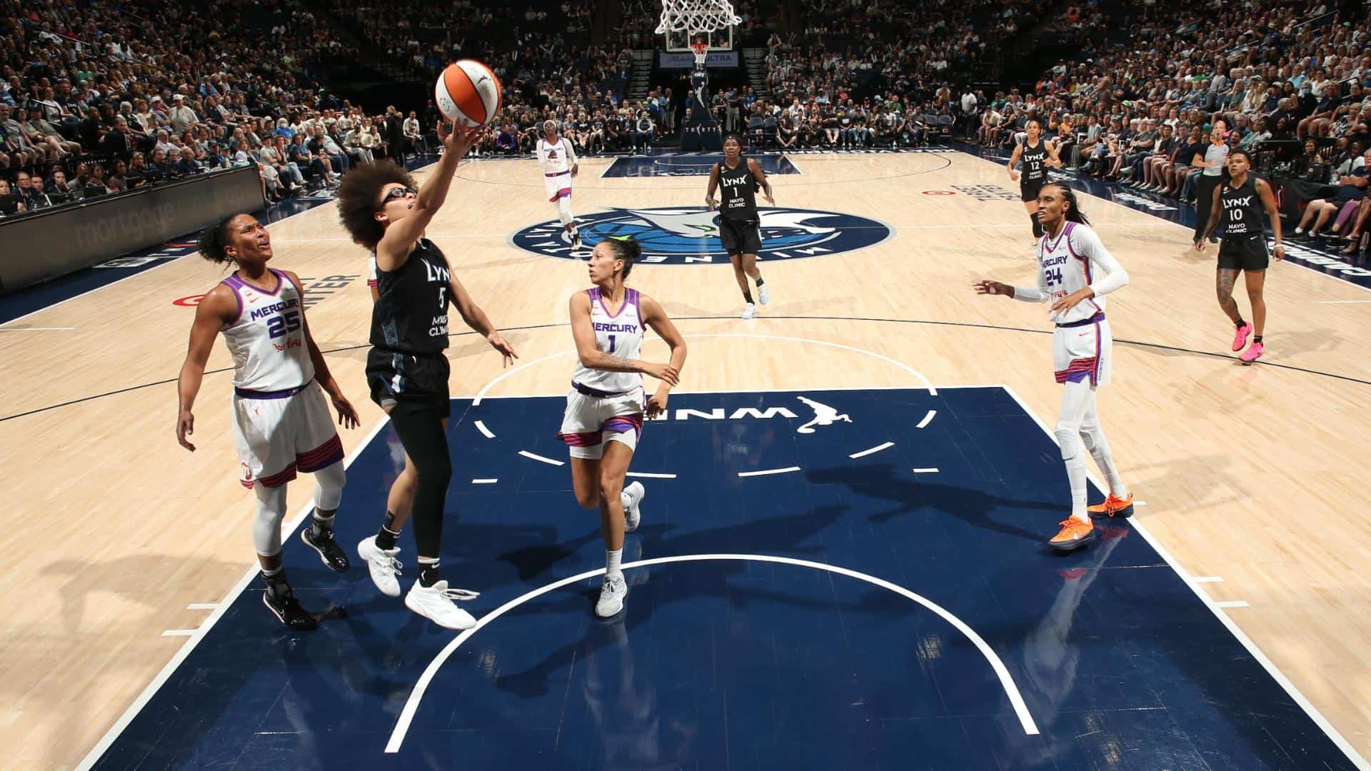 McBride et Miles brillent, Lynx battent Mercury 104-100