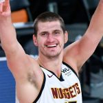 Nikola Jokic et son cheval remportent la course en Serbie 2026
