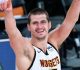 Nikola Jokic et son cheval remportent la course en Serbie 2026