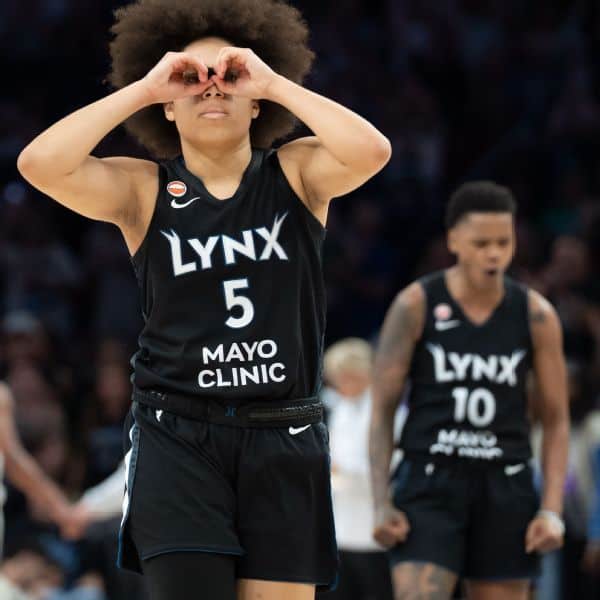 Olivia Miles brille et mène les Lynx à la victoire contre Phoenix