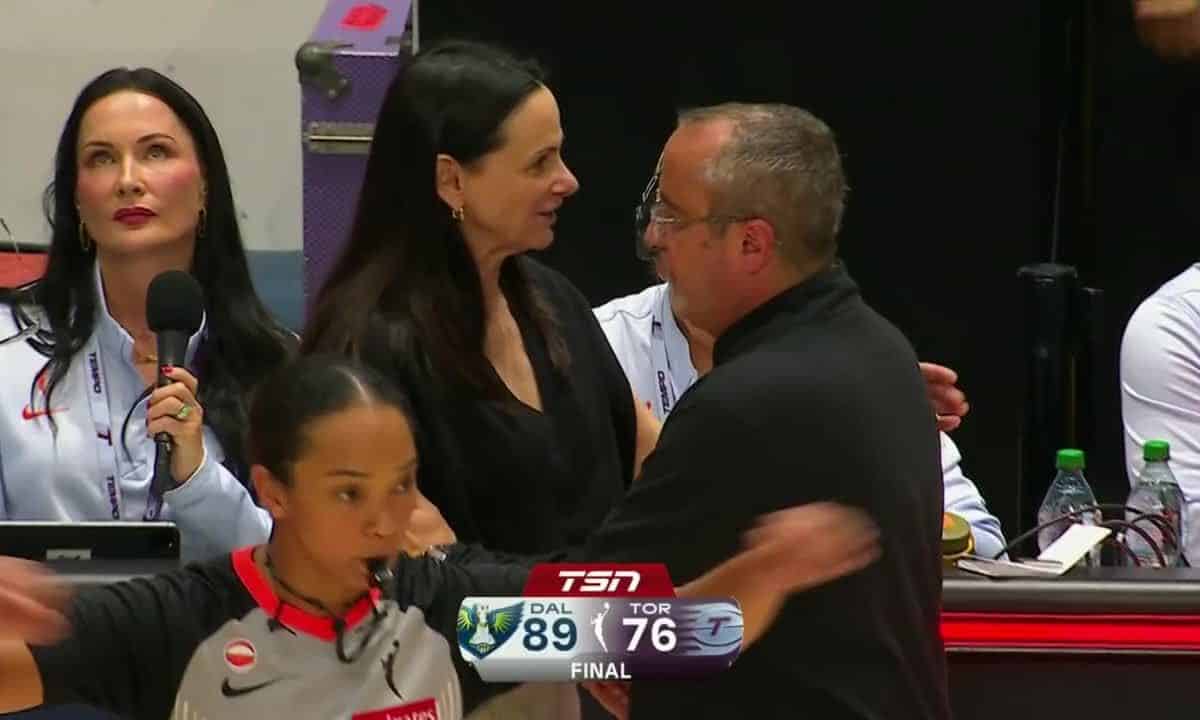 Paige Bueckers guide Dallas Wings face à Toronto Tempo