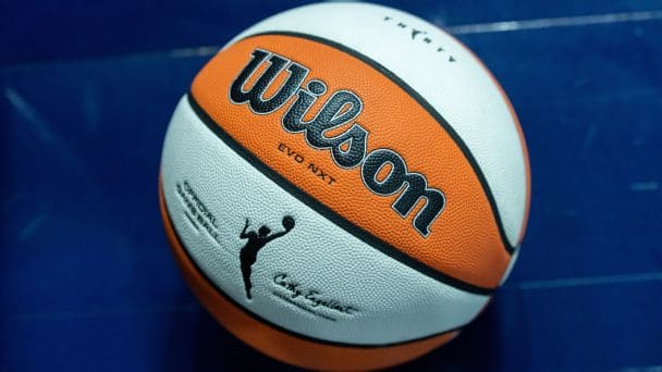 WNBA 2026 : Liberty vs Wings avec Roberts et Auriemma