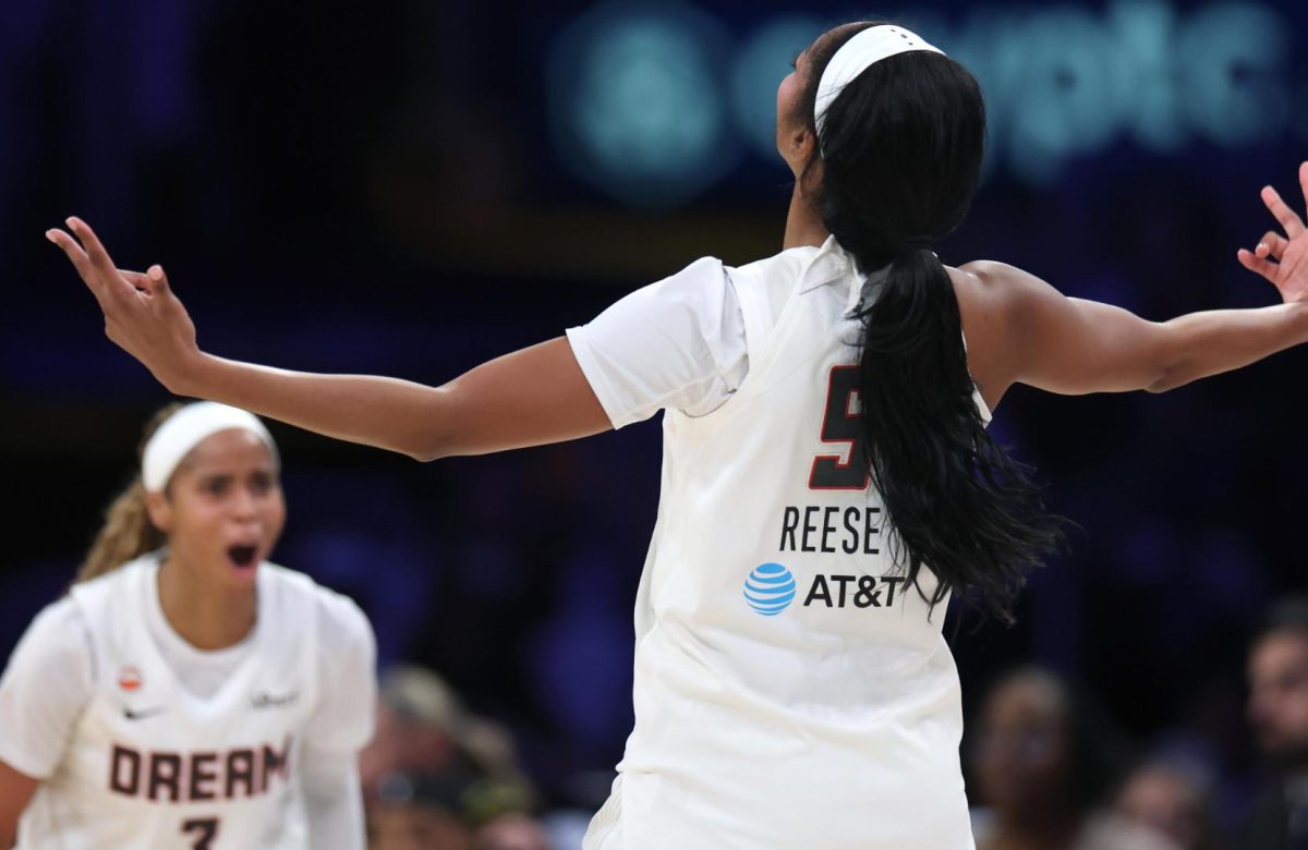 Angel Reese parfait guide Atlanta Dream face aux Sparks