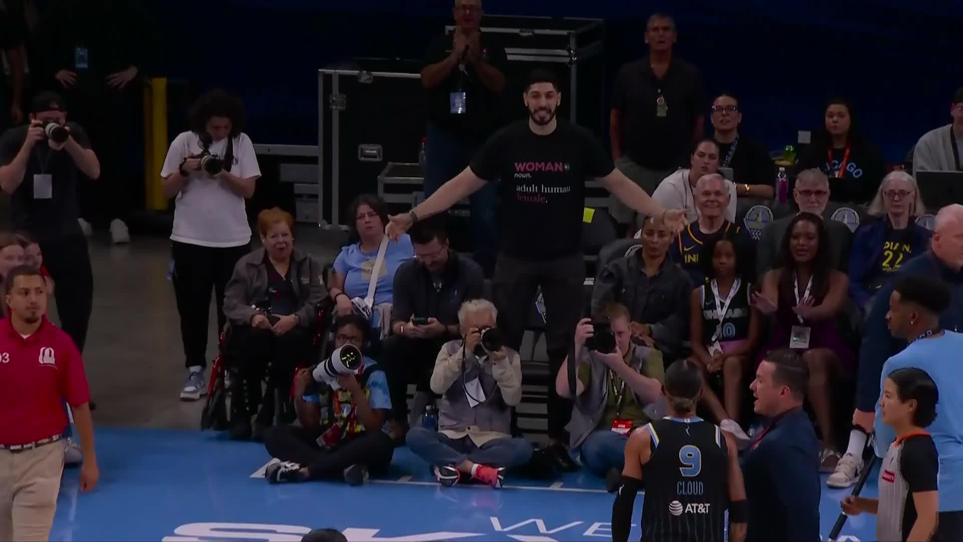 Caitlin Clark guide Indiana Fever face à Chicago Sky 2026