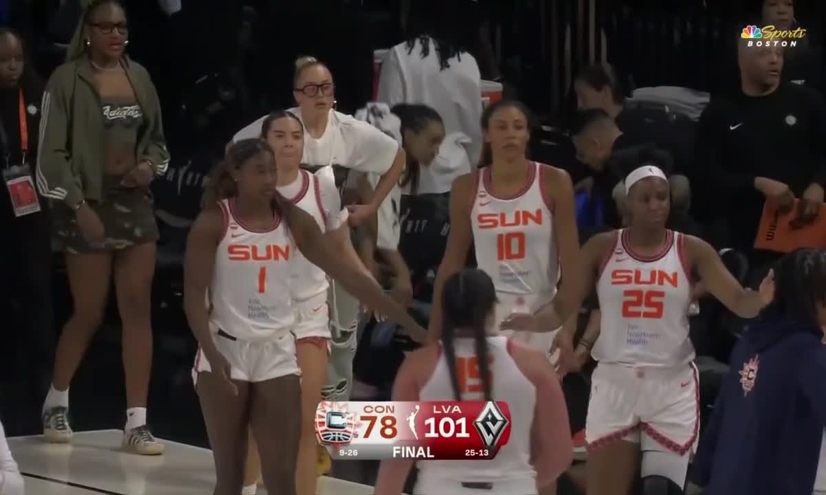Jackie Young guide les Aces à une victoire 101-78 contre Sun