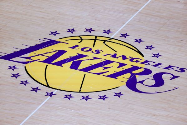 Jeanie Buss conteste la vente des parts des Lakers en 2026