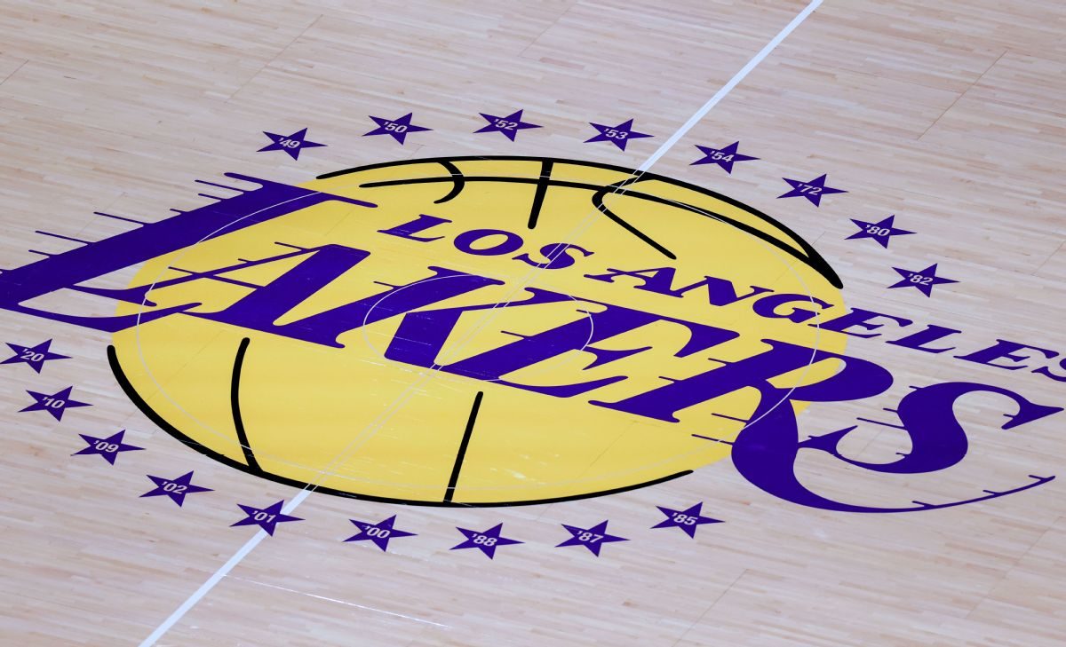 Propriétaire minoritaire Soon-Shiong conserve ses parts des Lakers 2026