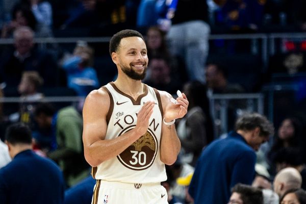 Stephen Curry prêt à finir sa carrière avec les Warriors en 2026