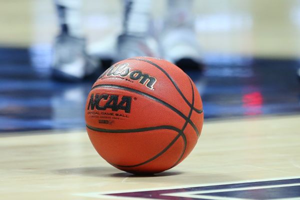 UConn nomme Charlie Stevens des Spurs comme nouveau GM 2026