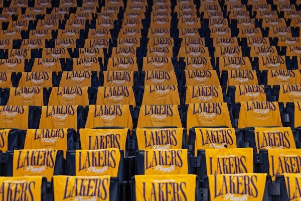 Vente des parts des Lakers en 2026 : accord entre frères Buss