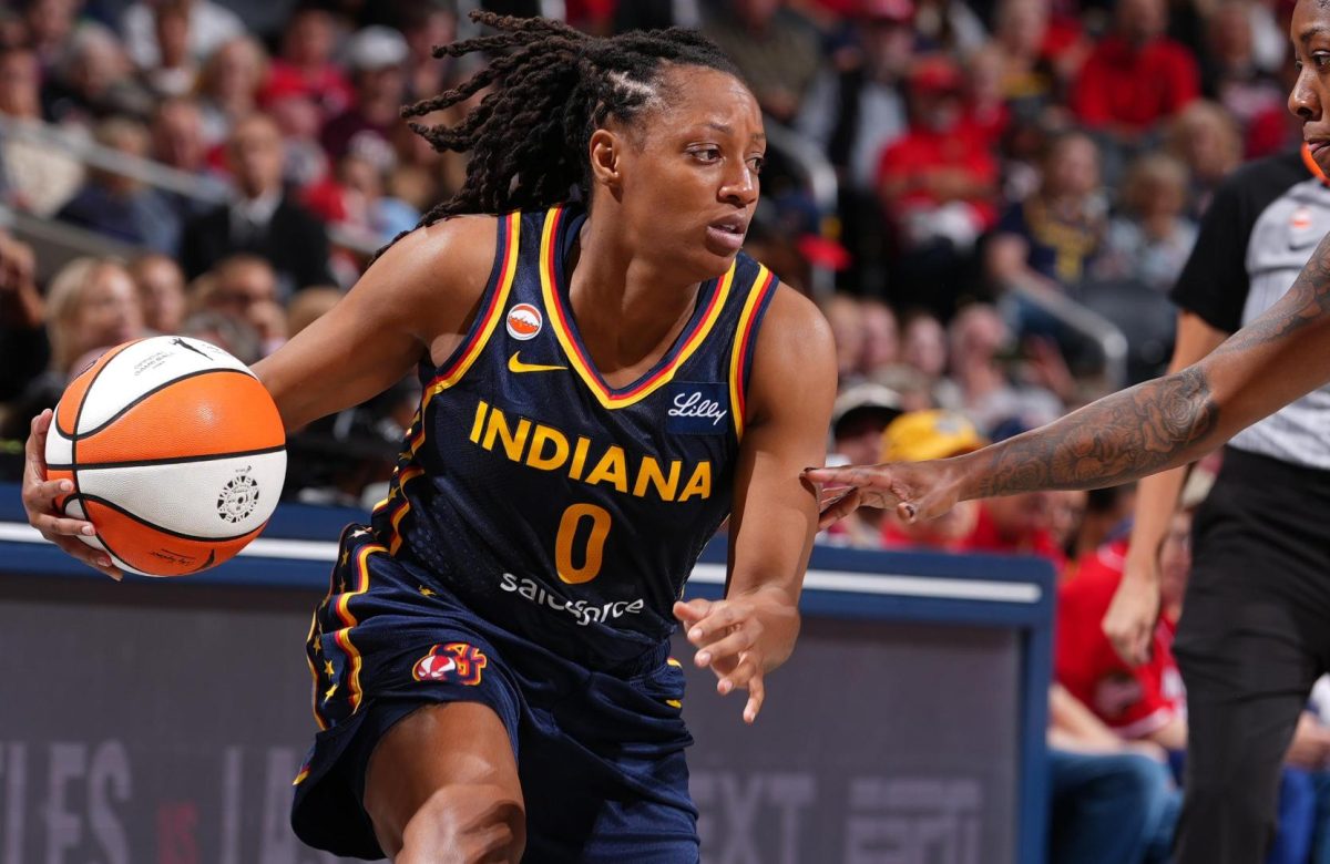 Clark et Mitchell mènent Indiana Fever à la victoire 96-77
