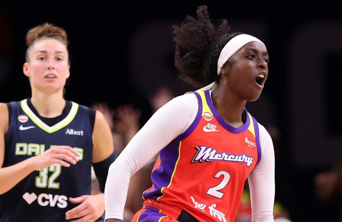 Kahleah Copper porte Phoenix Mercury face aux Dallas Wings