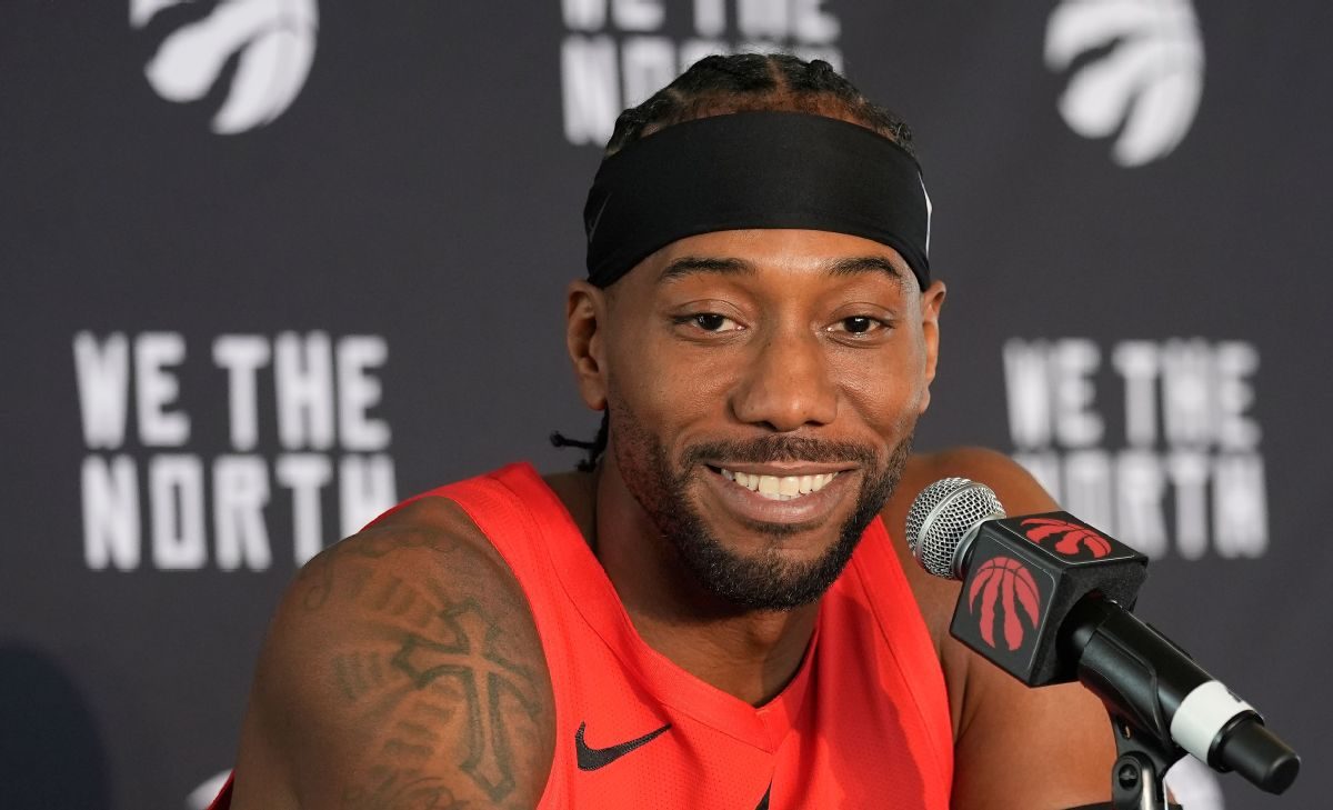 Kawhi Leonard de retour aux Raptors : nouveau départ en 2026