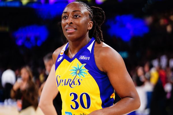 Nneka Ogwumike émue lors de sa retraite avec les Sparks 2026