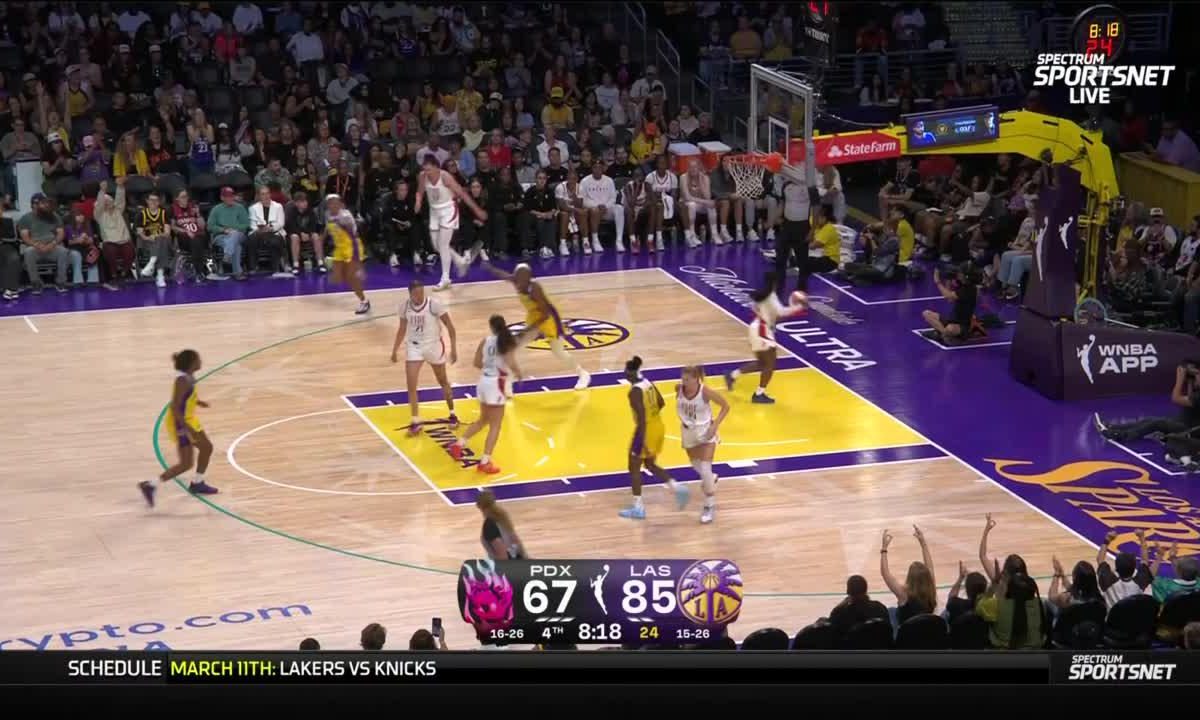 Ogwumike franchit 8000 points, Sparks dominent Fire 105-84