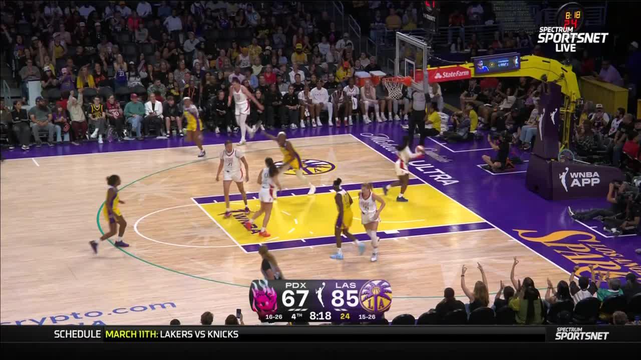 Ogwumike franchit 8000 points, Sparks dominent Fire 105-84