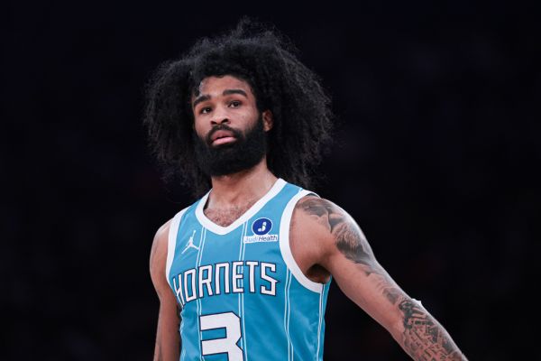 Coby White forfait en présaison 2026 des Hornets pour blessure