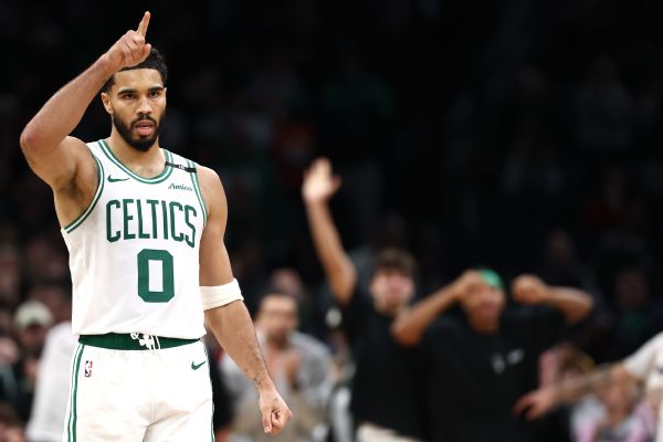 Jayson Tatum guide les Celtics avec 40 pts et un buzzer OT