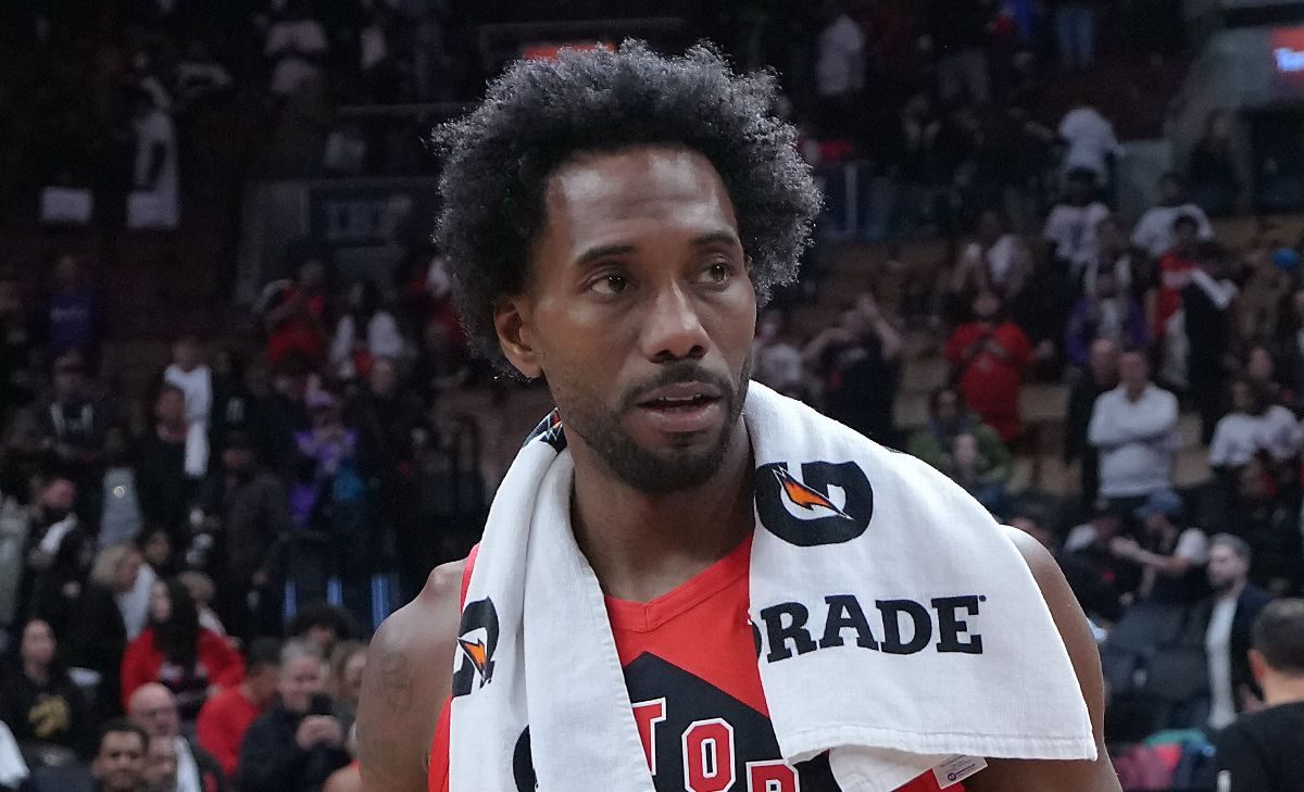 Kawhi Leonard absent plusieurs semaines pour blessure au genou