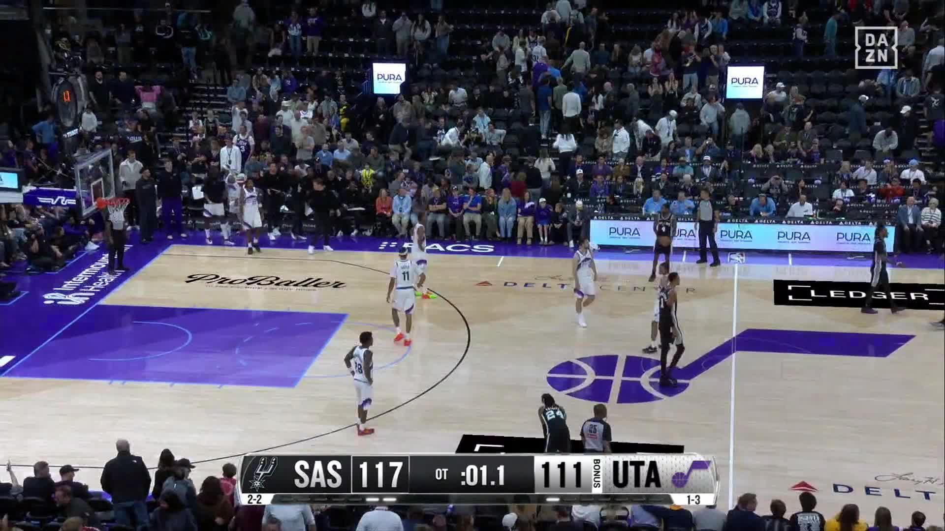 Spurs battent le Jazz 117-111 avec Wembanyama dominant
