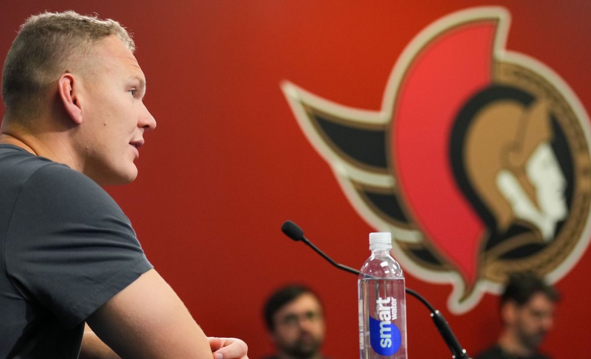Retour de Tkachuk à Ottawa : huées et tensions 2026