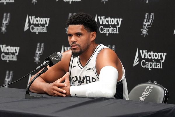 Tobias Harris forfait en présaison 2026 des Spurs pour blessure