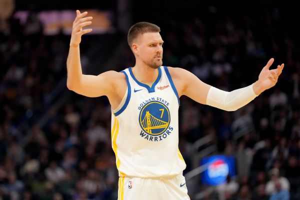 Warriors envisagent l’échange de Kristaps Porzingis en 2026
