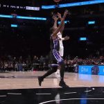 Wembanyama éclaire Spurs face aux Kings : victoire 130-103