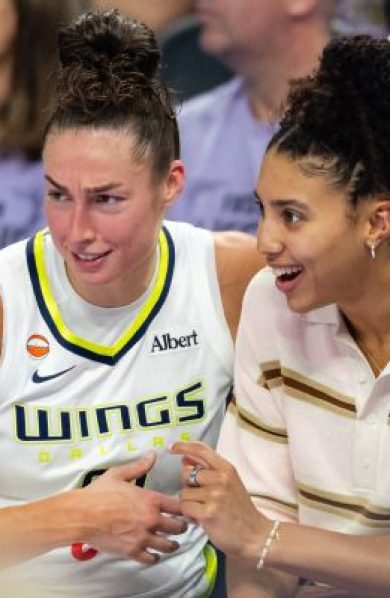 Azzi Fudd soutient les Dallas Wings en playoffs 2026