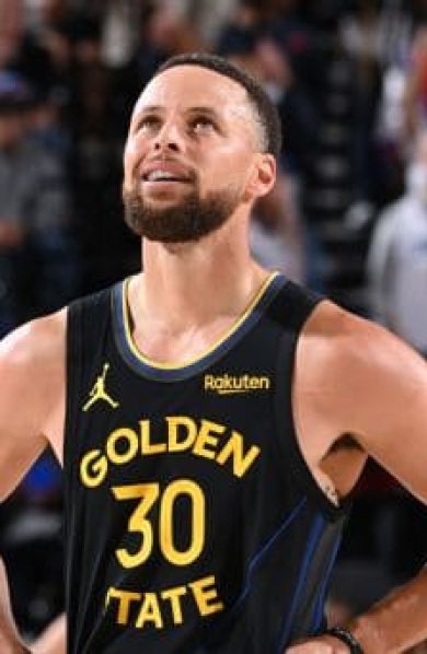 Déjeuner à 9M$ avec Stephen Curry et Warren Buffett en 2026