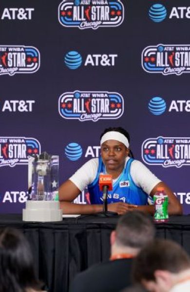 Jonquel Jones MVP WNBA All-Star 2026 : émotion et victoire