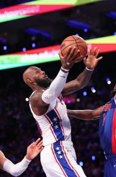 LeBron James start center 76ers : une solution temporaire ?